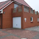 Inselblume 64 - Ruhige In Hafennaehe Mit Garten Tatil Evi Neue Tiefe Fehmarn