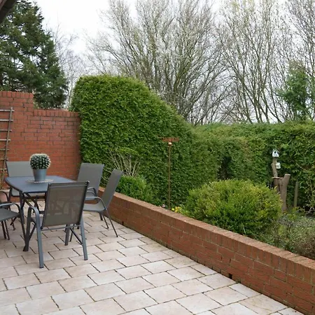 Inselblume 64 - Ruhige In Hafennaehe Mit Garten