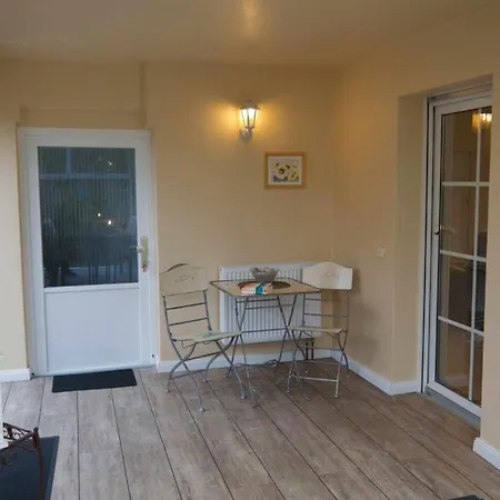 Inselblume 64 - Ruhige In Hafennaehe Mit Garten Hébergement de vacances Neue Tiefe Fehmarn