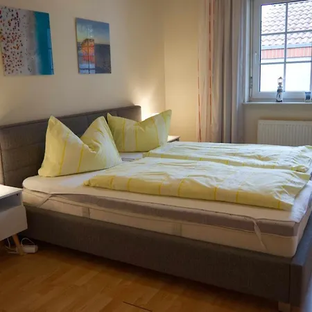 Inselblume 64 - Ruhige In Hafennaehe Mit Garten Tatil Evi